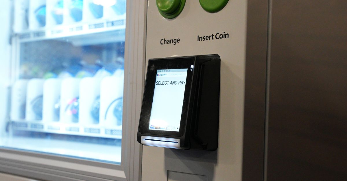 KioSoft VXT Cashless Payment Reader on Vending Machine